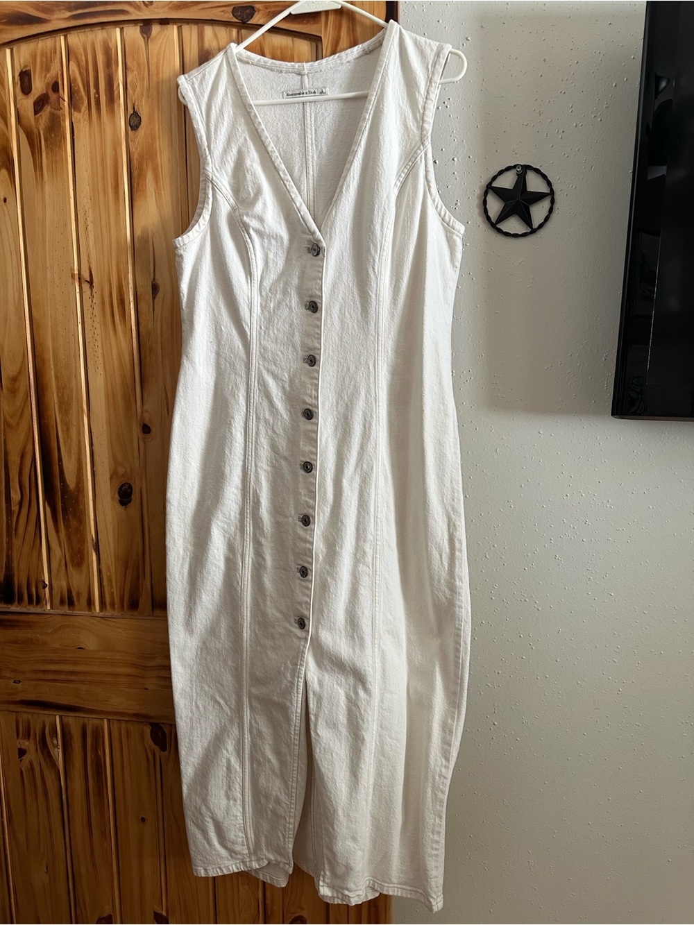 Abercrombie & Fitch White Sleeveless Button-Front Maxi Dress